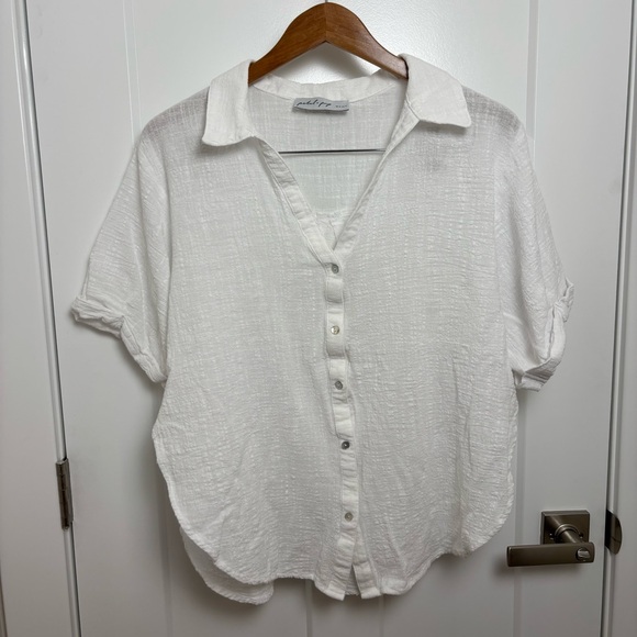 Petal & Pup Tops - Women’s Petal + Pup White Short Sleeve Linen Top
